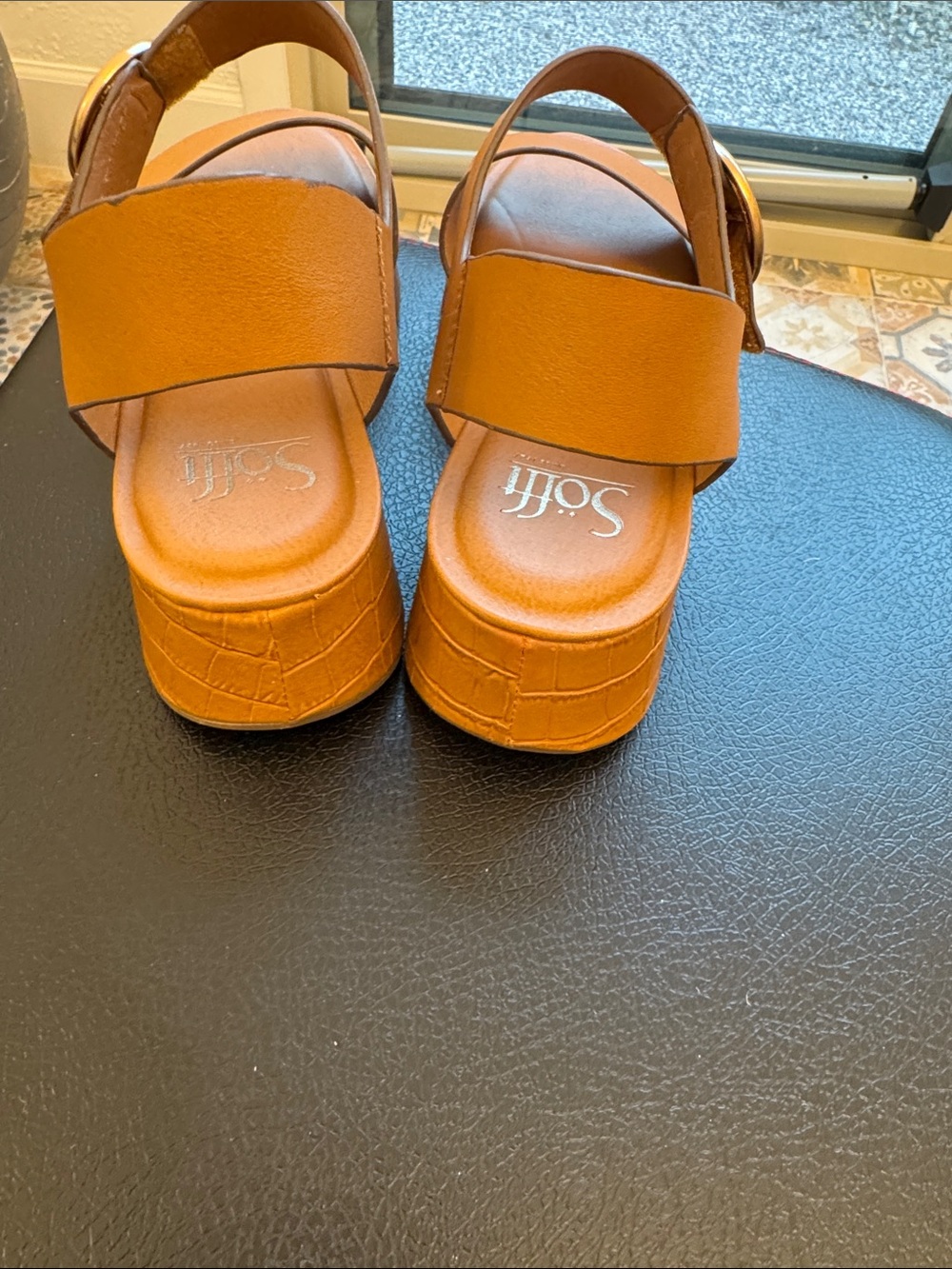 Sofft Tan Leather Buckle Slingback Sandals.  Worn once! - Picture 3 of 4